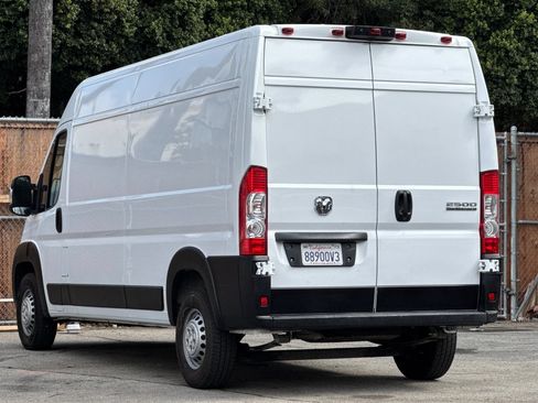Used 2024 RAM ProMaster 2500 w/ Convenience Group FWD image 6