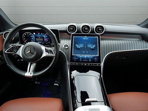 Used 2023 Mercedes-Benz GLC 300 4MATIC w/ Exclusive Trim Package image 41