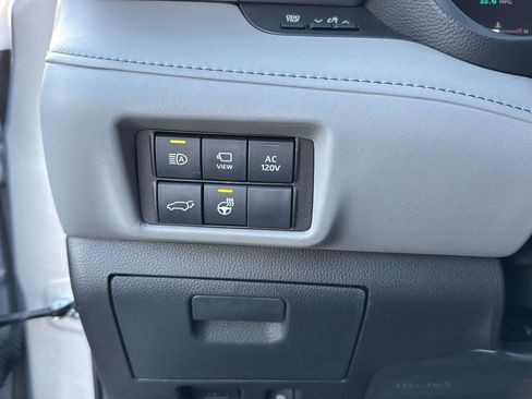 Used 2024 Toyota Highlander Platinum image 22