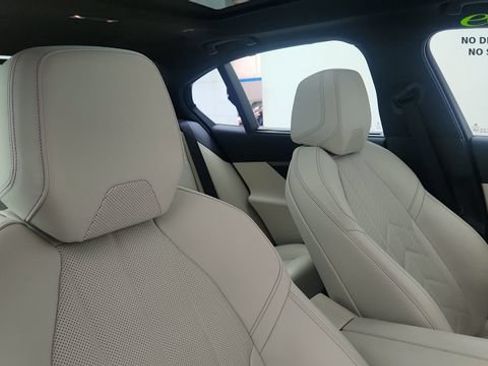Used 2024 BMW i5 eDrive40i w/ Executive Package RWD image 25