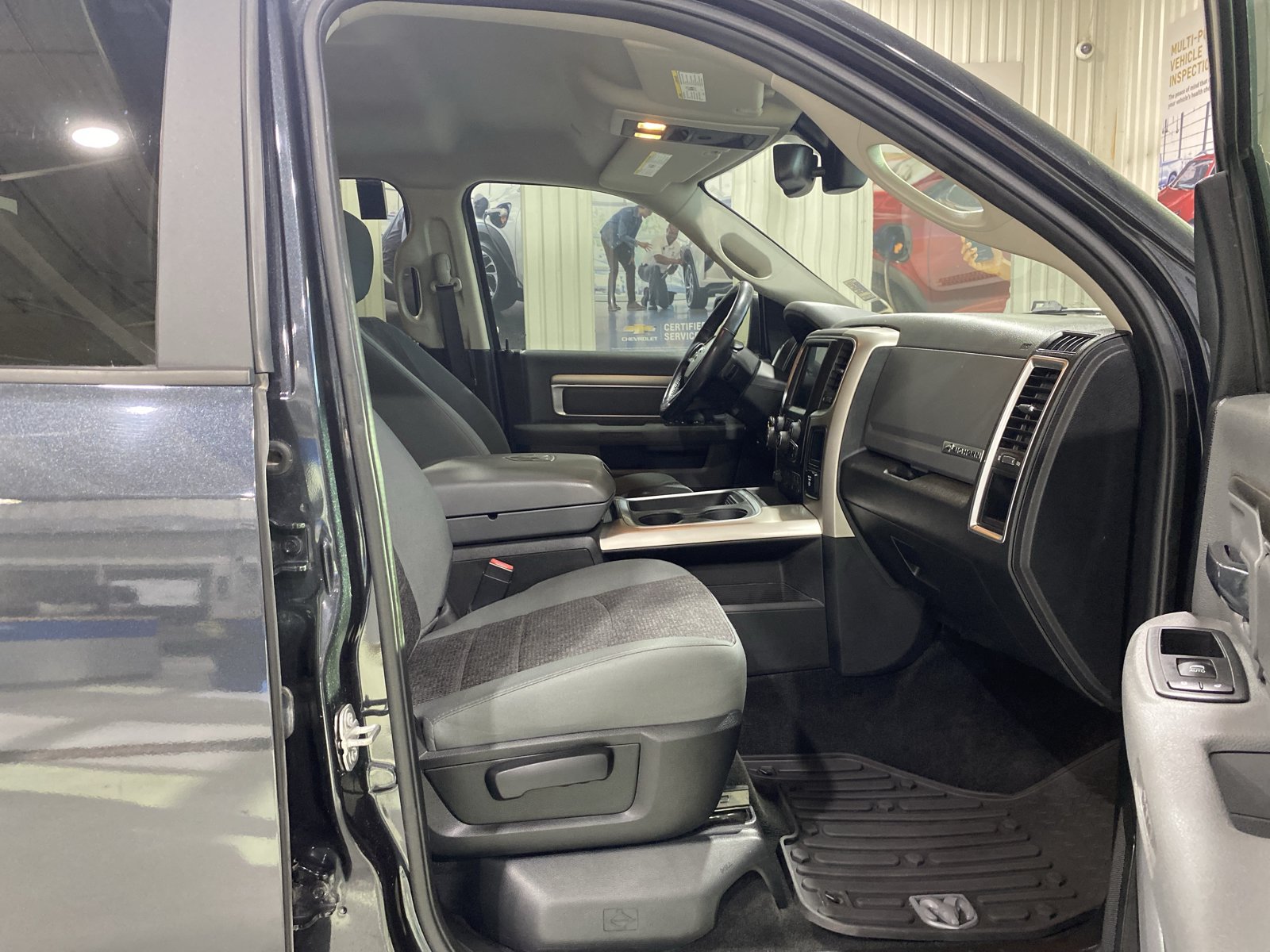 Used 2017 RAM 1500 Big Horn AWD/4WD image 16