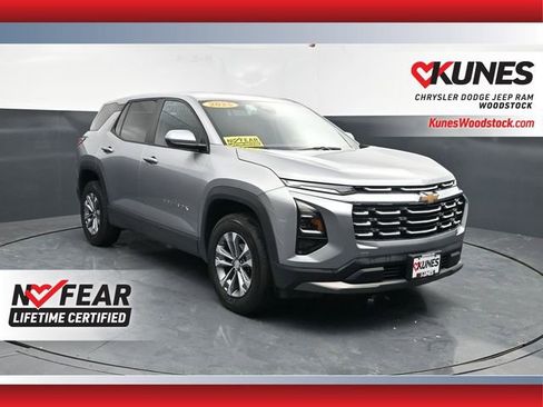 Used 2025 Chevrolet Equinox LT FWD image 1