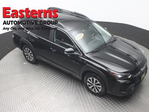 Used 2023 Subaru Outback Premium AWD/4WD image 3