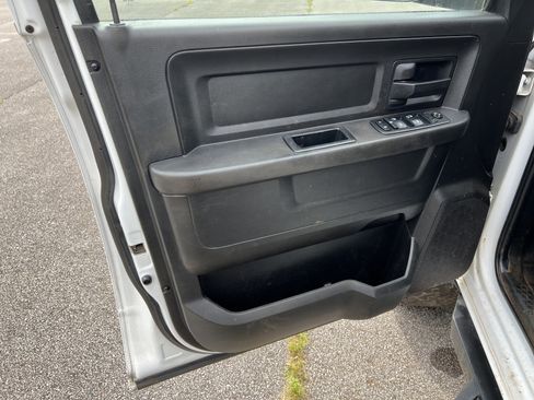 Used 2018 RAM 2500 Tradesman w/ Chrome Appearance Group image 30