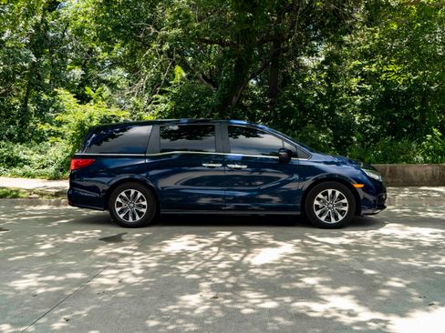 Used 2023 Honda Odyssey EX-L image 10