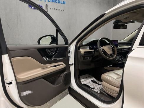 Certified 2021 Lincoln Corsair AWD image 11