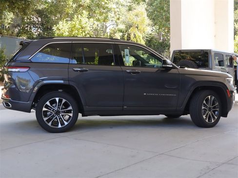 New 2023 Jeep Grand Cherokee Overland w/ Luxury Tech Group IV image 4