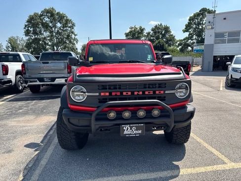 Used 2023 Ford Bronco 4-Door AWD/4WD image 3