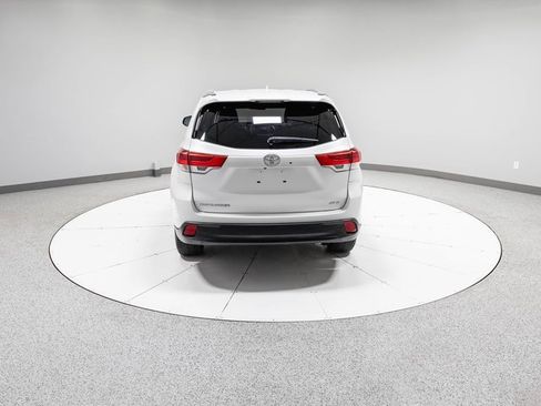 Used 2019 Toyota Highlander XLE image 36