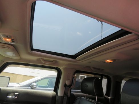 Used 2010 HUMMER H3 Alpha image 12