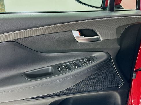 Used 2019 Hyundai Santa Fe SE image 18