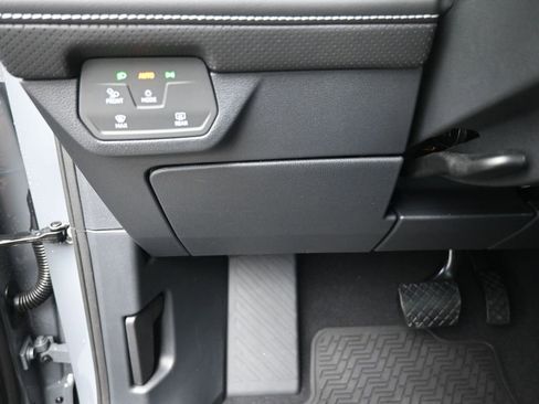 New 2026 Volkswagen Atlas SE FWD image 16