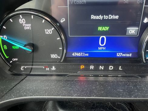 Used 2021 Ford Escape SE w/ SE Sport Appearance Package image 31