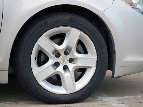 Used 2011 Chevrolet Malibu LS FWD image 29
