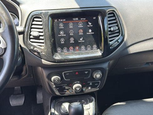 Used 2019 Jeep Compass Limited AWD/4WD image 21