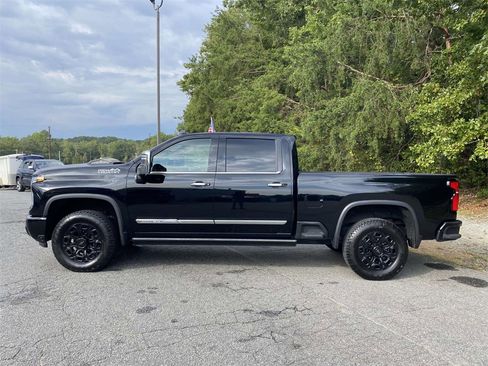 Used 2025 Chevrolet Silverado 2500 High Country w/ High Country Premium Package image 2