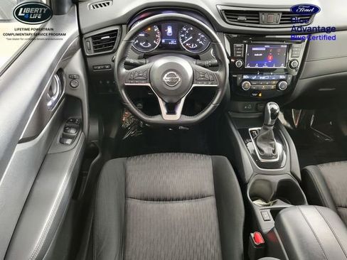 Used 2020 Nissan Rogue SV image 27