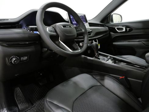 New 2026 Jeep Compass Latitude w/ Sun and Sound Group image 12