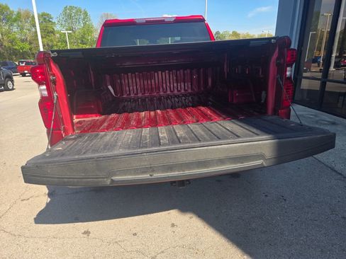 Used 2022 Chevrolet Silverado 1500 LT w/ LPO, Dark Essentials Package RWD image 5
