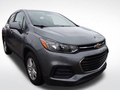 Certified 2020 Chevrolet Trax LS w/ Tint and Cruise Package image 2