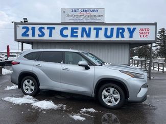 Used 2023 Toyota Highlander LE video 1