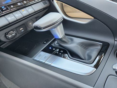 New 2025 Hyundai Elantra Sport image 9