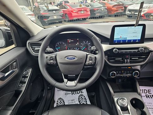 Used 2022 Ford Escape SEL image 17