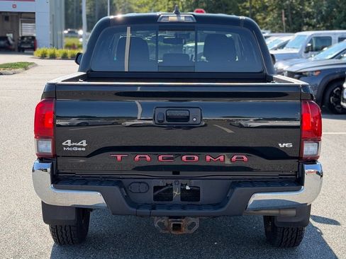 Used 2022 Toyota Tacoma SR5 AWD/4WD image 4