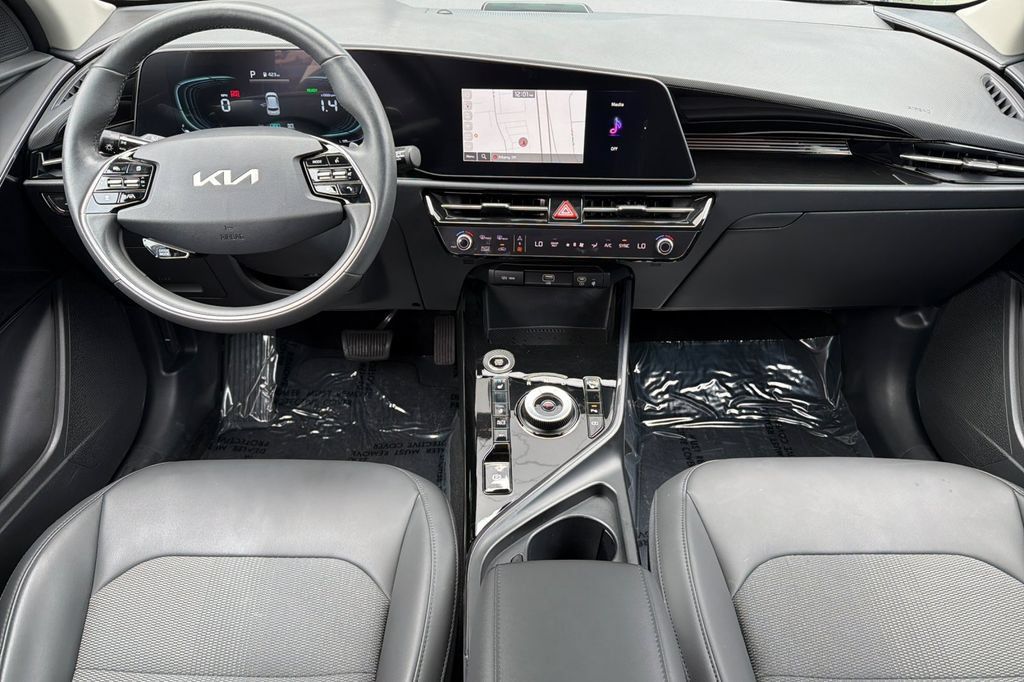 Used 2024 Kia Niro EX w/ EX Cold Weather Package FWD image 10