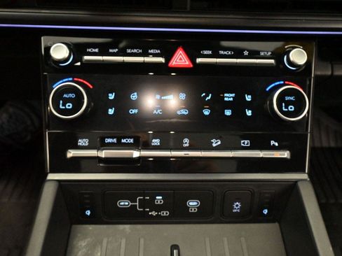 Used 2024 Hyundai Santa Fe Calligraphy AWD/4WD image 25