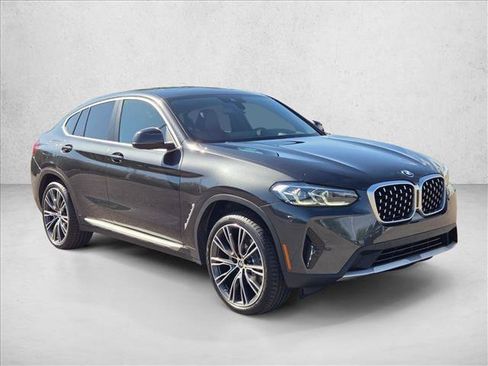 Certified 2025 BMW X4 xDrive30i w/ Premium Package AWD/4WD image 3