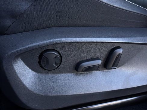 Used 2023 Volkswagen Tiguan SE R-Line image 24