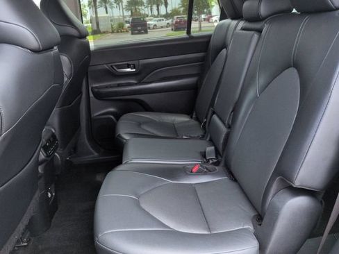Used 2024 Toyota Grand Highlander AWD image 14