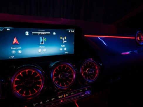 Certified 2025 Mercedes-Benz GLA 250 250 SUV image 29