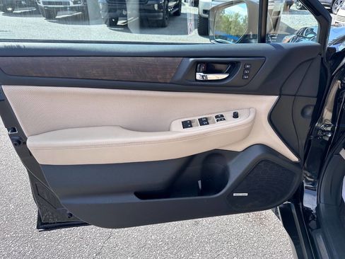 Used 2016 Subaru Outback 3.6R Limited image 10