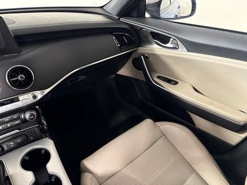 Used 2018 Kia Stinger GT2 AWD/4WD image 30