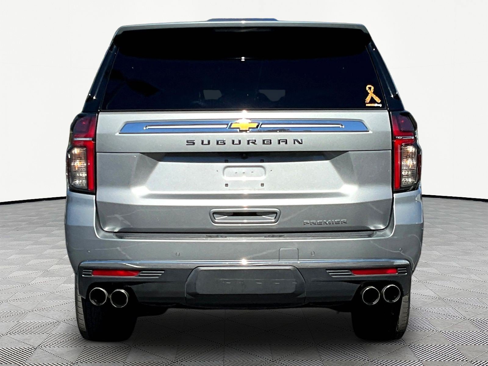 Used 2023 Chevrolet Suburban Premier AWD/4WD image 5