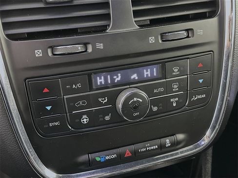 Used 2017 Dodge Grand Caravan GT image 18