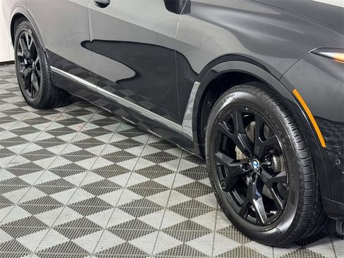 Used 2023 BMW X7 xDrive40i w/ Parking Assistance Package image 12