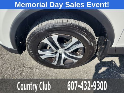 Used 2018 Toyota RAV4 LE w/ All Weather Liner Package AWD/4WD image 31