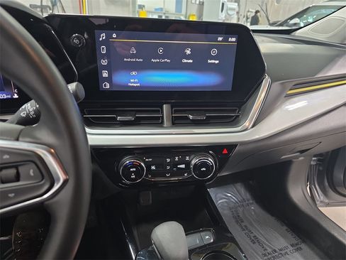 Used 2024 Chevrolet Trax LT w/ Driver Confidence Package image 19