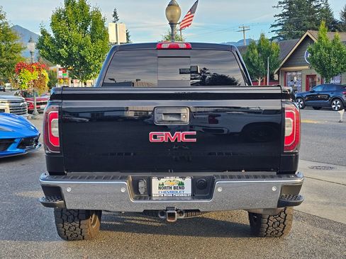 Used 2018 GMC Sierra 1500 SLT w/ SLT Premium Package AWD/4WD image 7