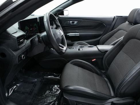 Used 2024 Ford Mustang Convertible image 16