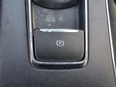 Used 2020 Ford Fusion SE FWD image 9