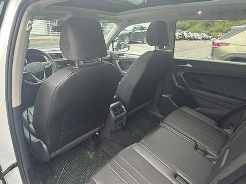 Used 2024 Volkswagen Tiguan SE w/ Panoramic Sunroof Package AWD/4WD image 30