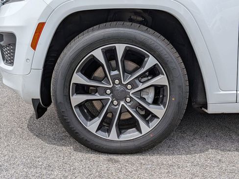 Used 2023 Jeep Grand Cherokee L Overland w/ Advanced Protech Group III AWD/4WD image 36