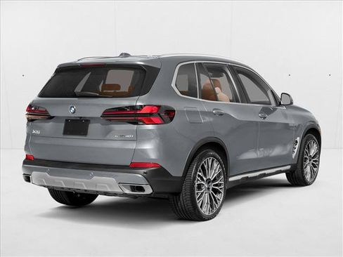 New 2026 BMW X5 M60i w/ Climate Comfort Package AWD/4WD image 2