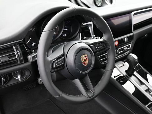 Certified 2026 Porsche Macan AWD/4WD image 16