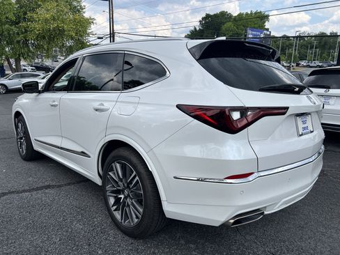 Used 2025 Acura MDX SH-AWD w/ Advance Package image 3