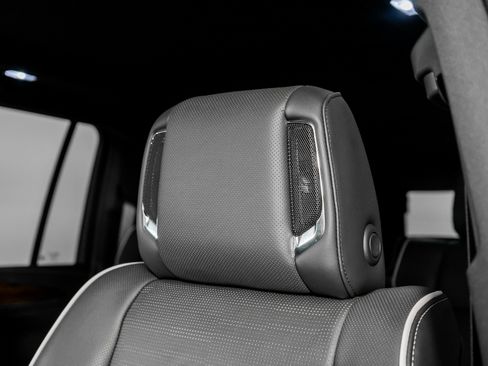 Used 2024 Cadillac Escalade ESV Premium Luxury image 28